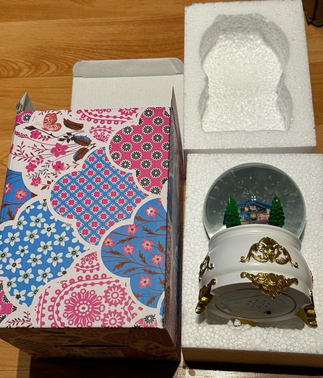 Taylor Swift LOVER HOUSE official Snow Globe rare NEW snowglobe