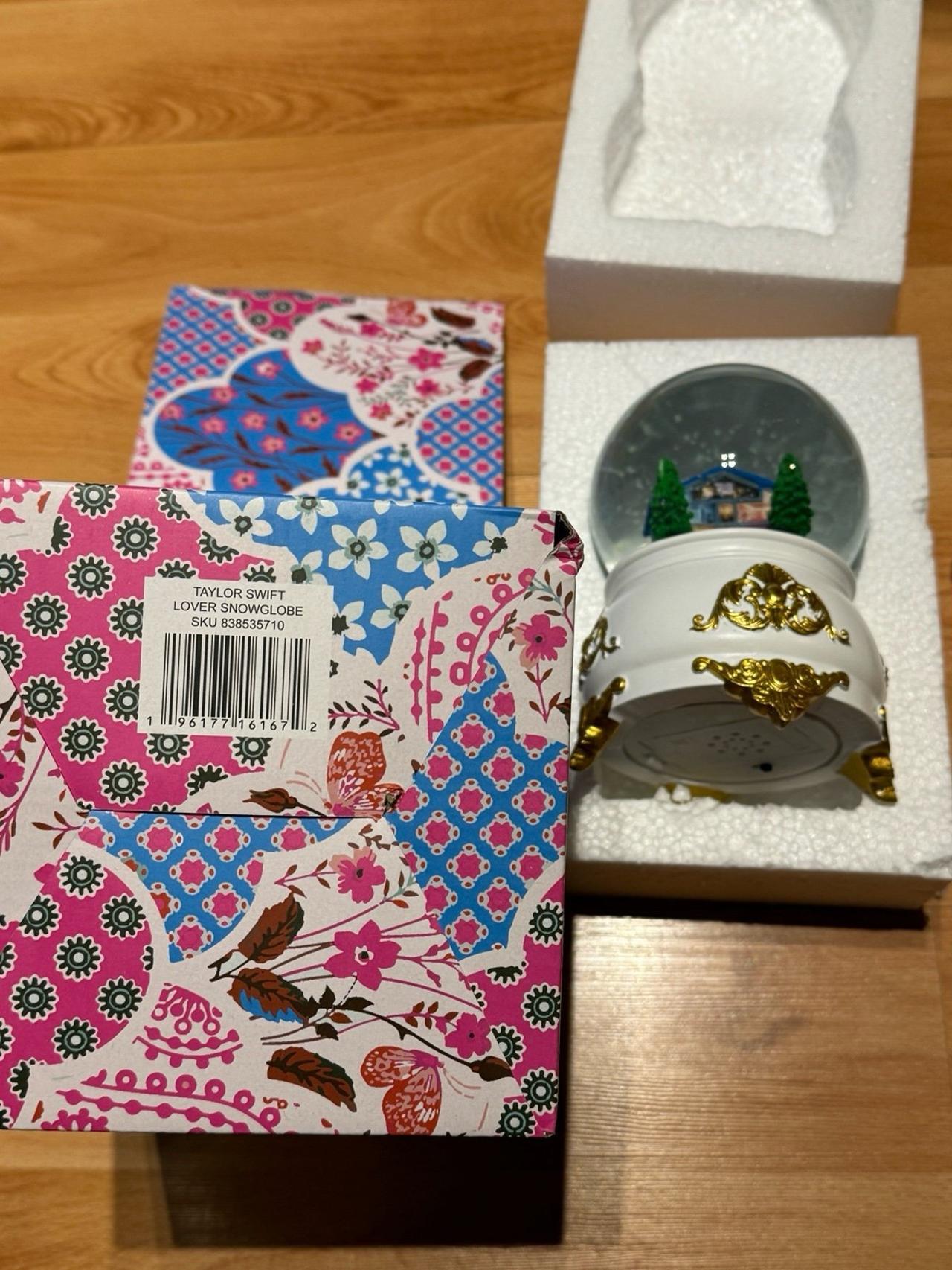 Taylor Swift LOVER HOUSE official Snow Globe rare NEW snowglobe